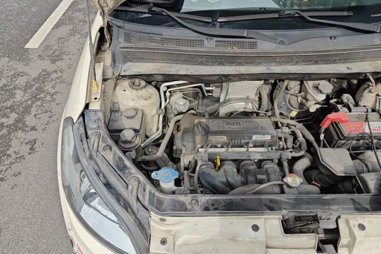 Used Kia Soul 2013 1.6L AT GL Engine Bay Right