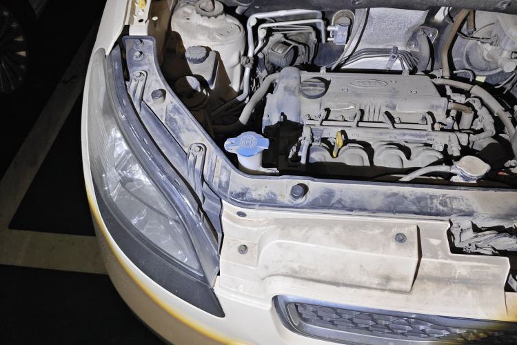 Used Kia Soul 2013 1.6L AT GL Engine Bay Right