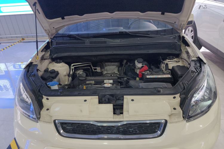 Used Kia Soul 2013 1.6L AT GL Engine Bay