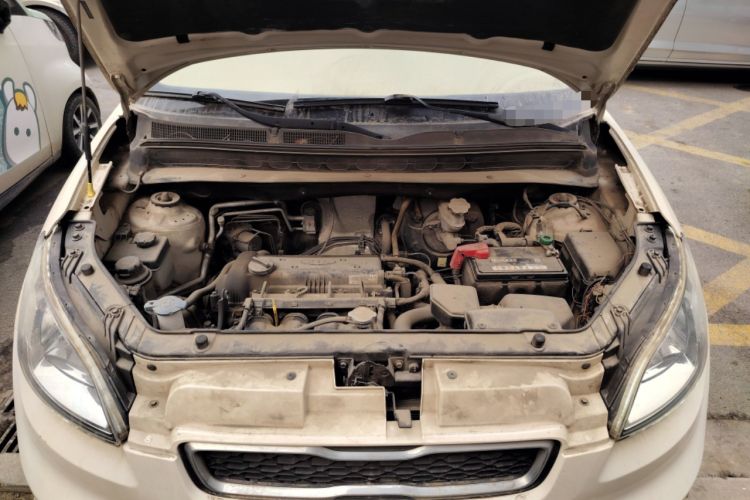 Used Kia Soul 2013 1.6L AT GL Engine Bay