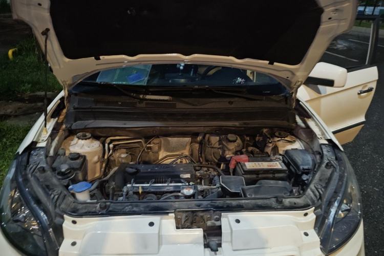 Used Kia Soul 2013 1.6L AT GL Engine Bay