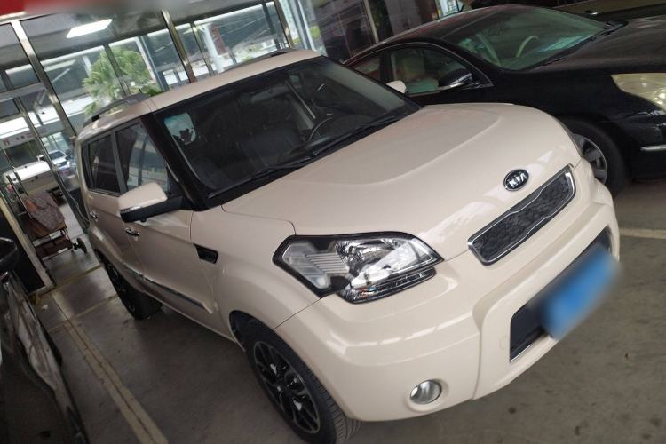 Used Kia Soul 2013 1.6L AT Premium Exterior 2
