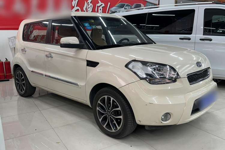 Used Kia Soul 2013 1.6L AT Premium Exterior 2