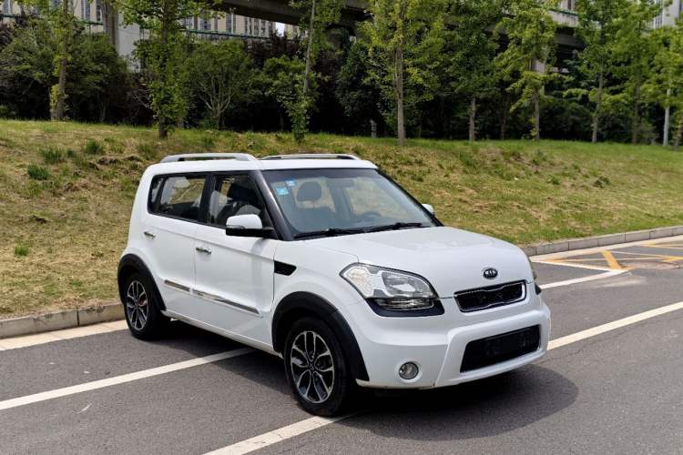 Used Kia Soul 2013 1.6L AT Premium Exterior 2