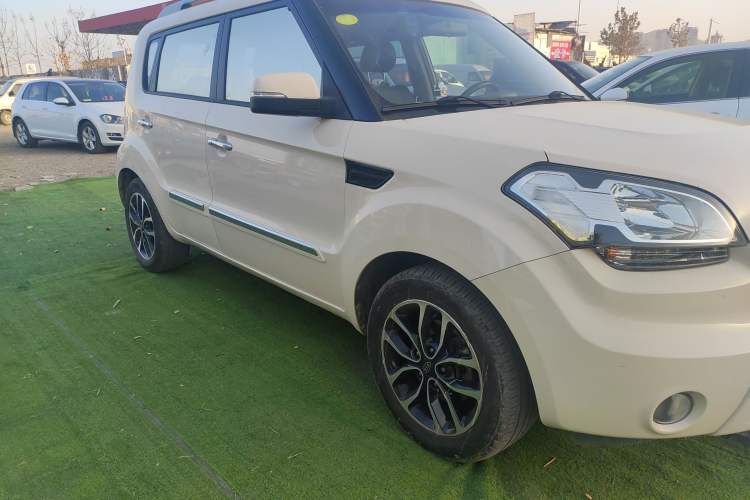Used Kia Soul 2013 1.6L AT Premium Exterior 2