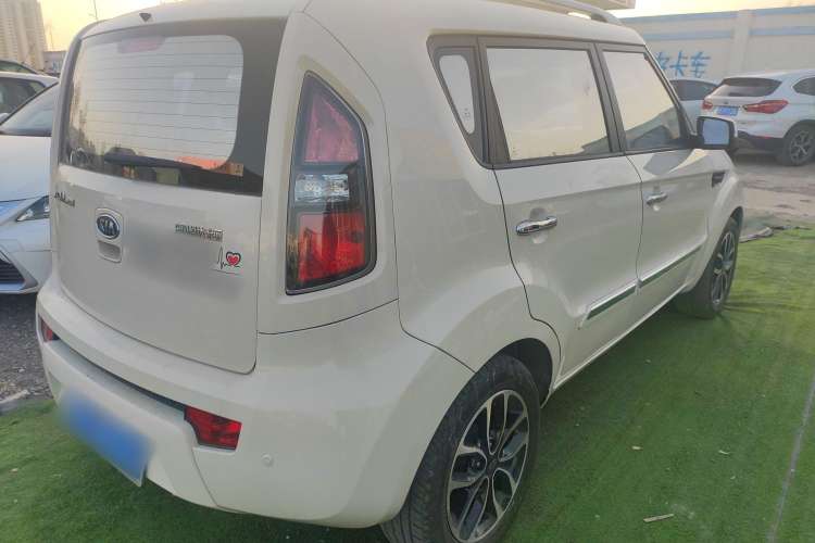Used Kia Soul 2013 1.6L AT Premium Exterior 3