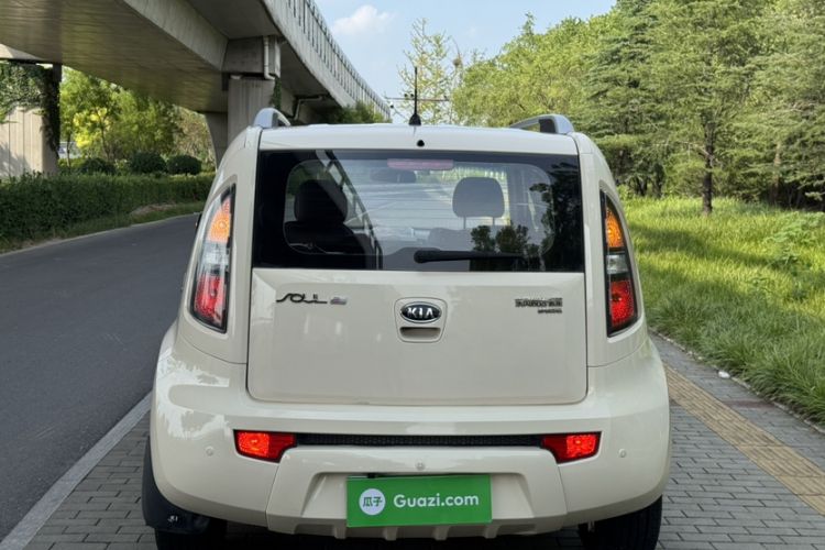 Used Kia Soul 2013 1.6L AT Premium Exterior 4