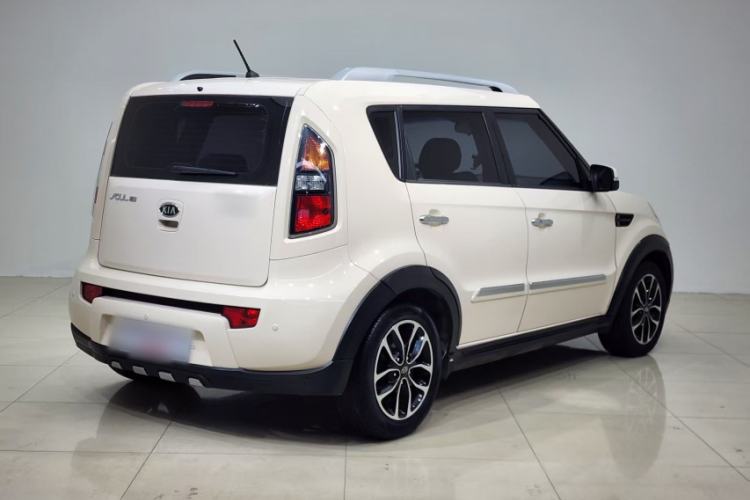 Used Kia Soul 2013 1.6L AT Premium Exterior 4