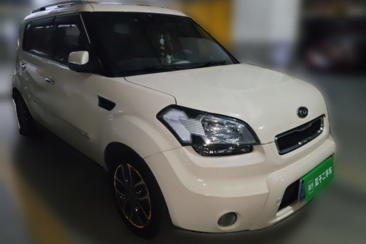 Used Kia Soul 2013 1.6L AT Premium Front Right 45 Deg