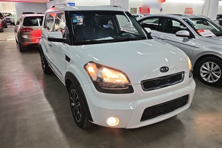 Used Kia Soul 2013 1.6L AT Premium Front Right 45 Deg