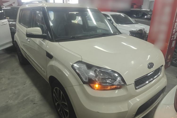 Used Kia Soul 2013 1.6L AT Premium Front Right 45 Deg