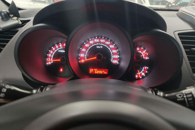 Used Kia Soul 2013 1.6L AT GL Instrument Cluster