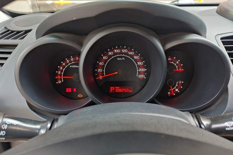 Used Kia Soul 2013 1.6L AT GL Instrument Cluster