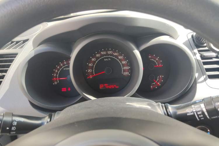 Used Kia Soul 2013 1.6L AT GL Instrument Cluster