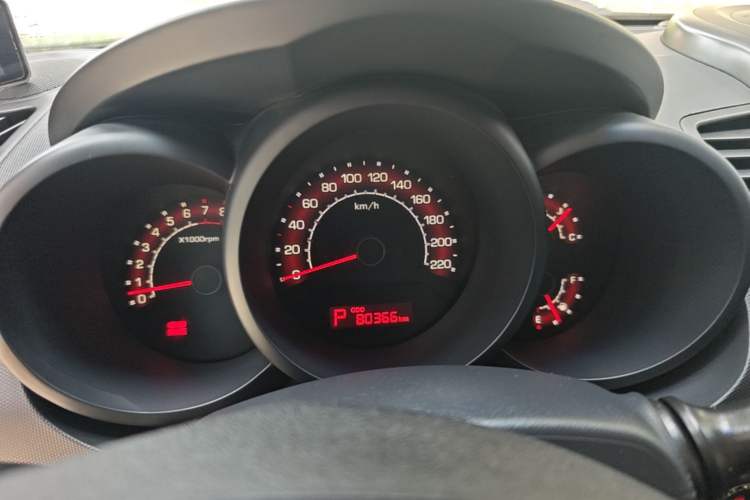 Used Kia Soul 2013 1.6L AT GL Instrument Cluster