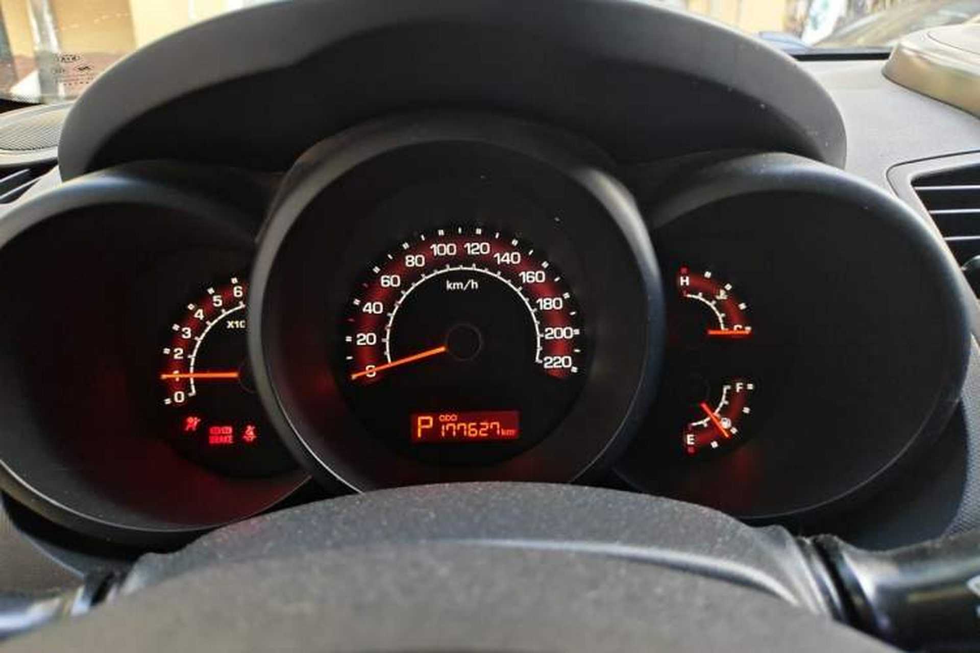 Used Kia Soul 2013 1.6L AT GL Instrument Cluster