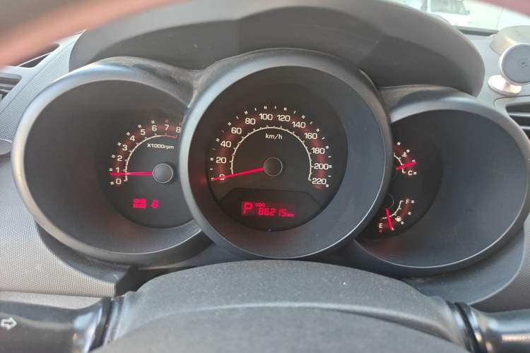 Used Kia Soul 2013 1.6L AT GL Instrument Cluster