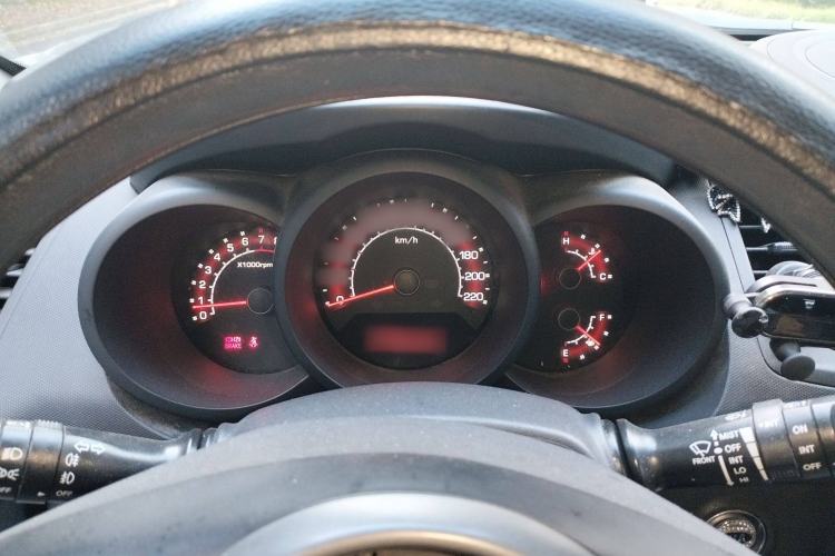 Used Kia Soul 2013 1.6L AT GL Instrument Cluster