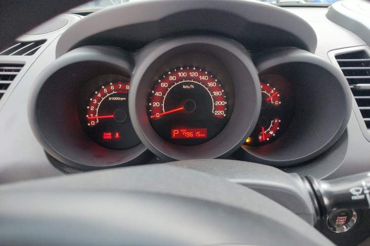 Used Kia Soul 2013 1.6L AT GL Instrument Cluster