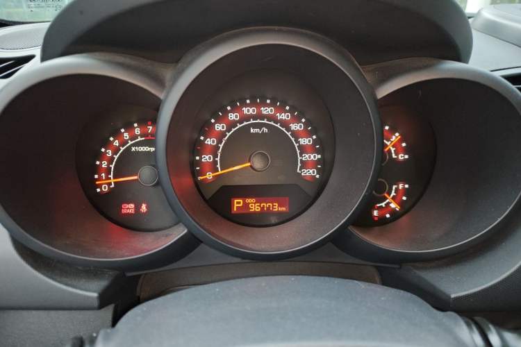 Used Kia Soul 2013 1.6L AT GL Instrument Cluster