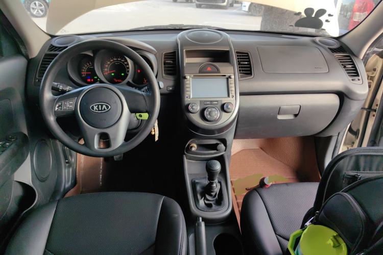 Used Kia Soul 2013 1.6L MT GL Interior 2