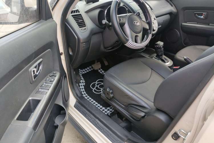 Used Kia Soul 2013 1.6L AT Premium Interior 2
