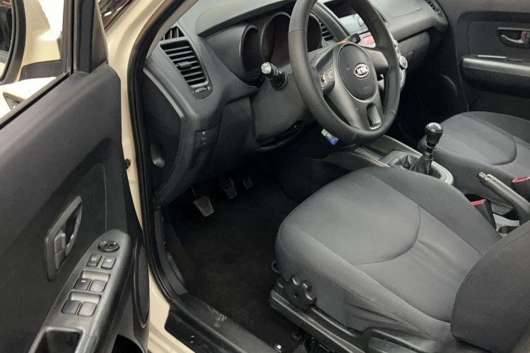 Used Kia Soul 2013 1.6L MT GL Interior 2
