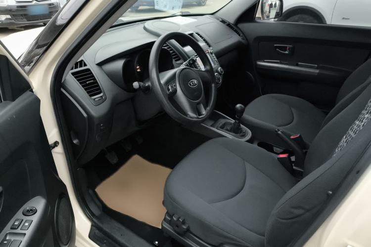 Used Kia Soul 2013 1.6L MT GL Interior 2