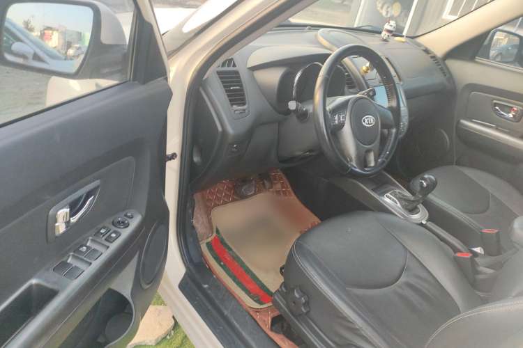 Used Kia Soul 2013 1.6L AT Premium Interior 2
