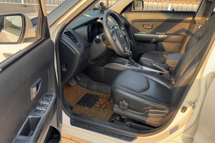 Used Kia Soul 2013 1.6L AT GL Interior 2