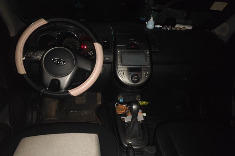 Used Kia Soul 2013 1.6L AT Premium Interior 2