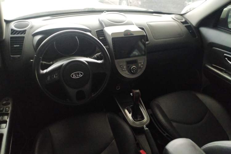 Used Kia Soul 2013 1.6L AT Premium Interior 3