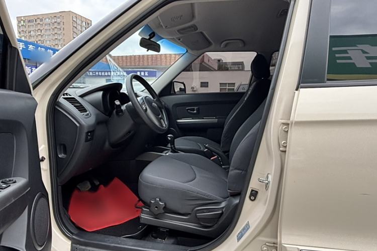 Used Kia Soul 2013 1.6L AT GL Interior 3