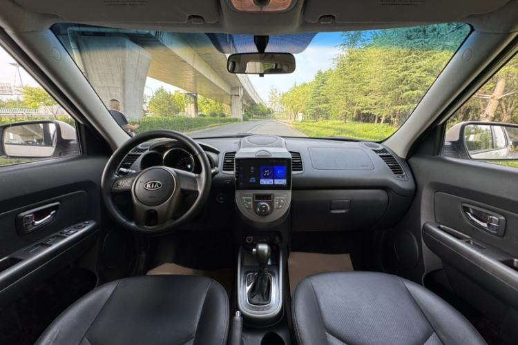 Used Kia Soul 2013 1.6L AT Premium Interior 3