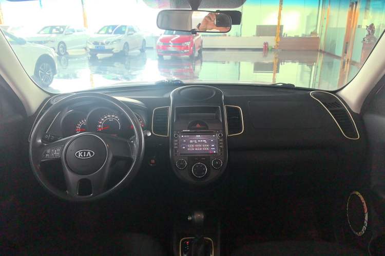 Used Kia Soul 2013 1.6L AT GL Interior 3
