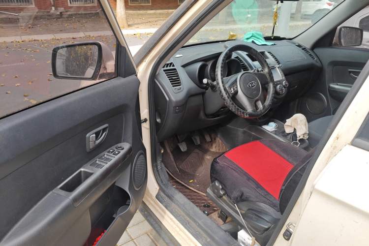 Used Kia Soul 2013 1.6L MT GL Interior 3