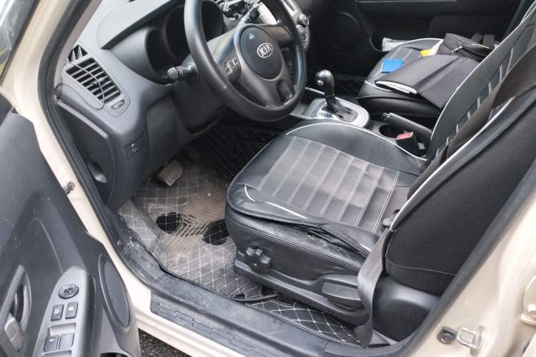 Used Kia Soul 2013 1.6L AT GL Interior 3