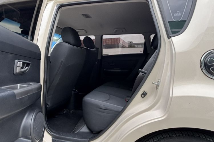 Used Kia Soul 2013 1.6L AT GL Interior 4