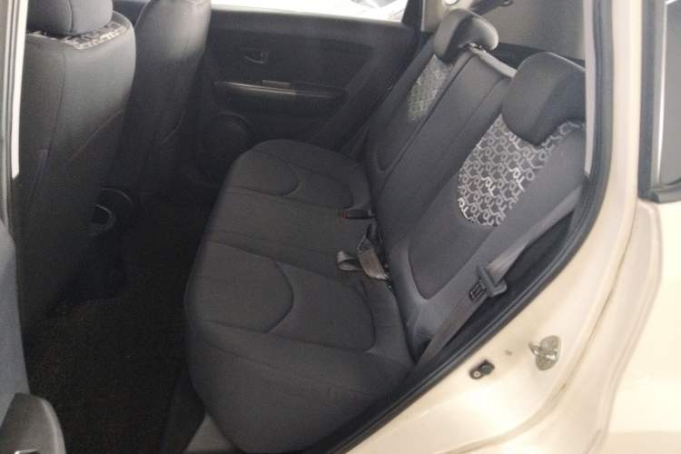 Used Kia Soul 2013 1.6L AT GL Interior 4