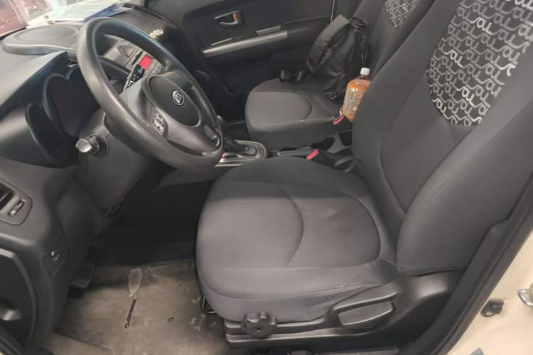 Used Kia Soul 2013 1.6L AT GL Left Front Seat
