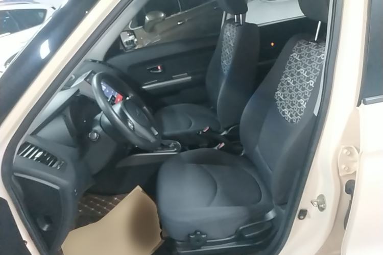 Used Kia Soul 2013 1.6L AT GL Left Front Seat