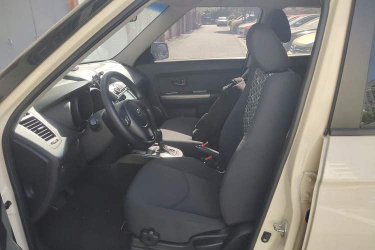 Used Kia Soul 2013 1.6L AT GL Left Front Seat