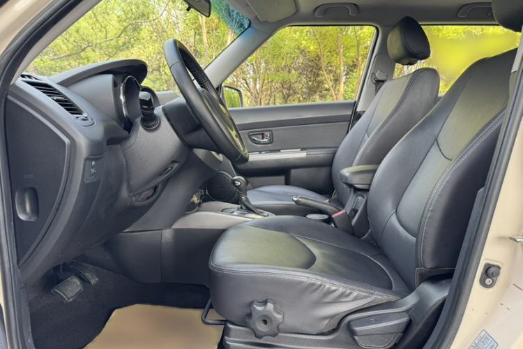 Used Kia Soul 2013 1.6L AT Premium Left Front Seat