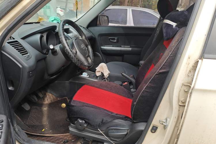 Used Kia Soul 2013 1.6L MT GL Left Front Seat