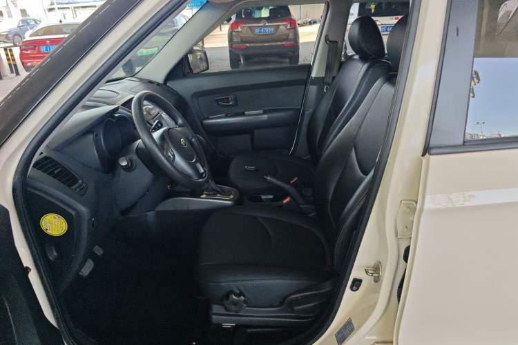 Used Kia Soul 2013 1.6L AT GL Left Front Seat