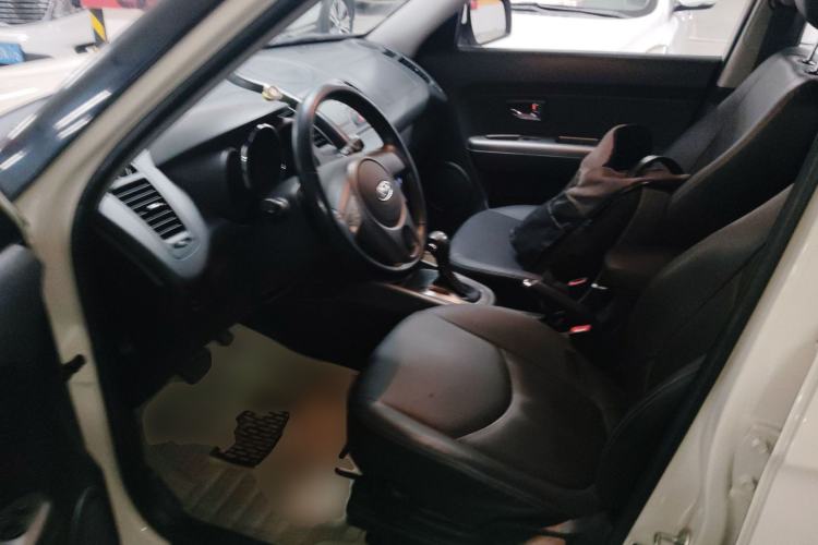 Used Kia Soul 2013 1.6L AT Premium Left Front Seat