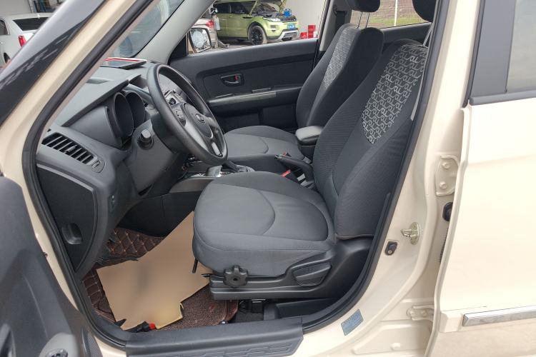Used Kia Soul 2013 1.6L AT GL Left Front Seat