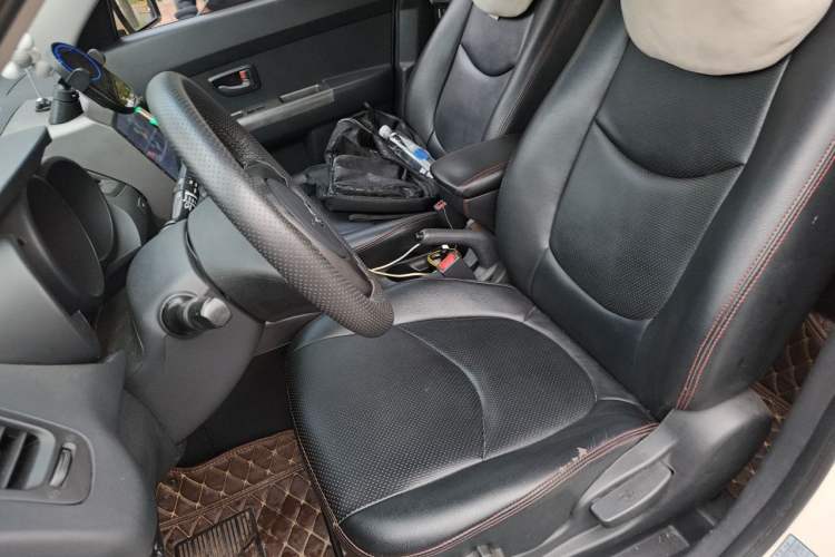 Used Kia Soul 2013 1.6L AT GL Left Front Seat