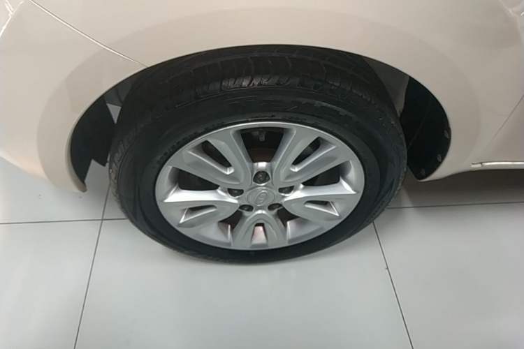 Used Kia Soul 2013 1.6L AT GL Left Front Wheel Hub