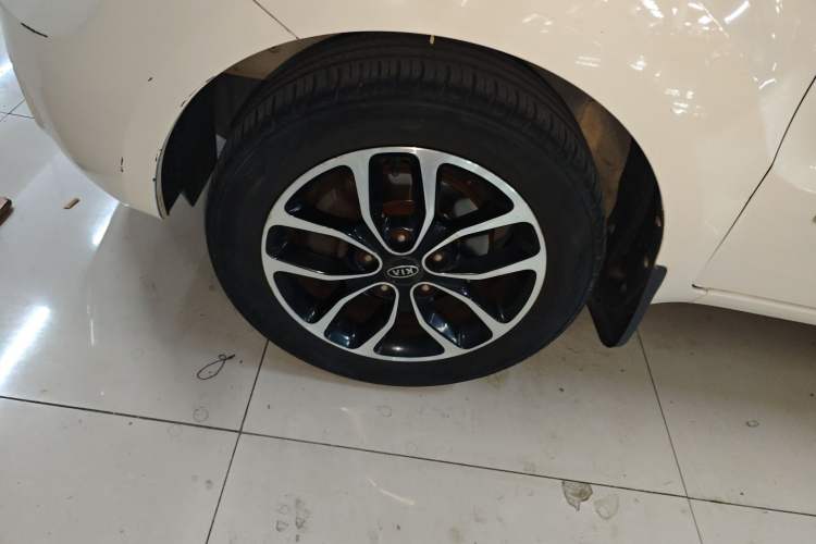Used Kia Soul 2013 1.6L AT Premium Left Front Wheel Hub